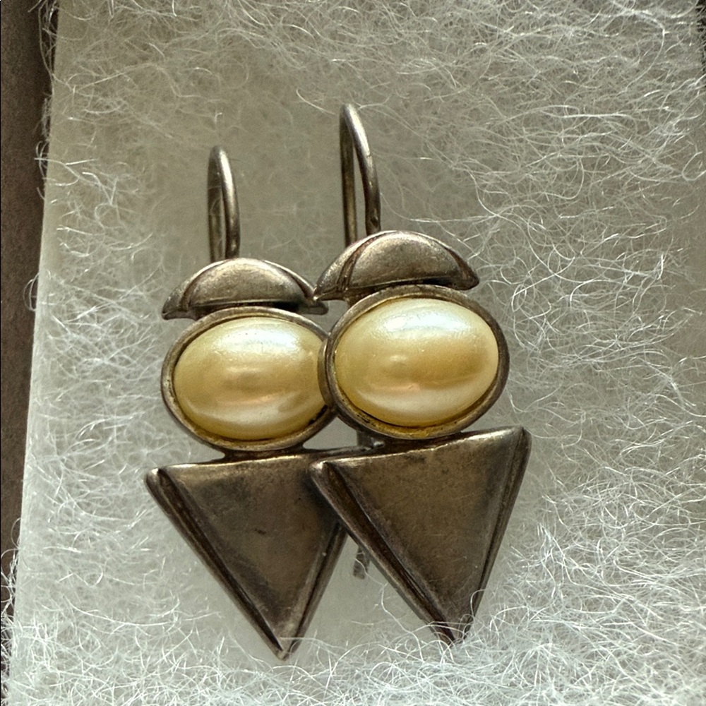 Silver and pearl earrings